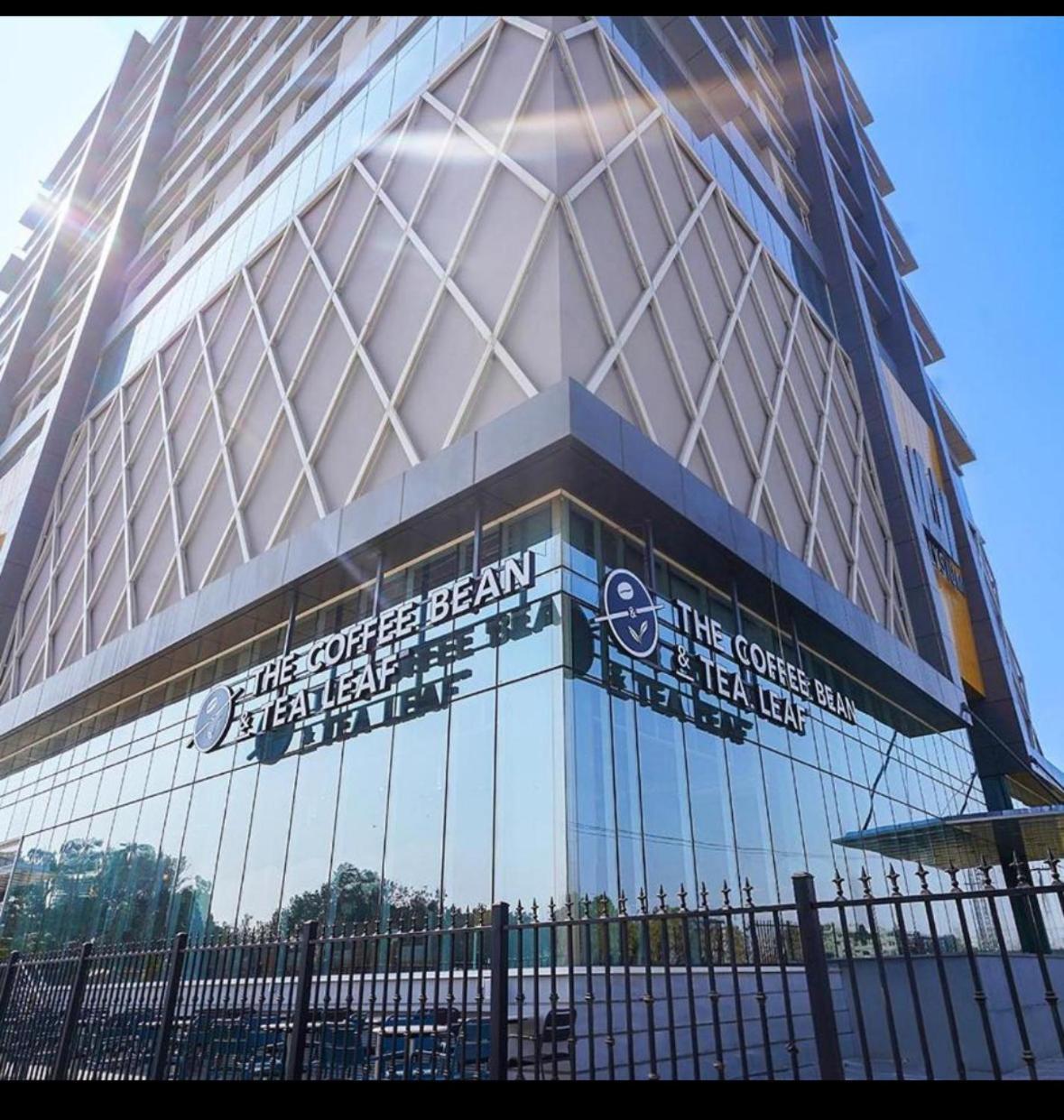 High Rise Presidential Suite In Elysium Opp Centaurus Islámábád Exteriér fotografie