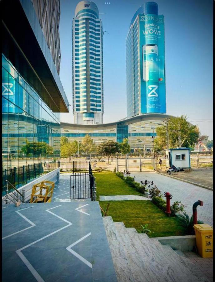 High Rise Presidential Suite In Elysium Opp Centaurus Islámábád Exteriér fotografie
